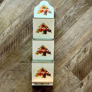 Vintage Tin Metal Key holder, Letters,Bills, Misc Wall Hanging Organizer